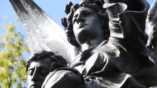 Baltimore secretly removes four Confederate statues overnight