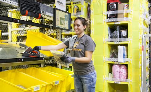 Help wanted: Amazon paying $15 an hour or more for 100,000 seasonal jobs