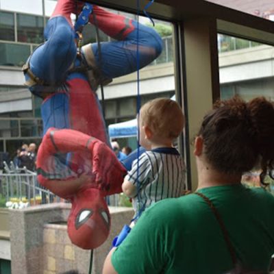 Ace News Today - Austin PD Officers descend on children’s hospital in full superhero gear (Video)