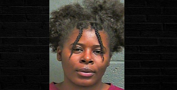 Mom arrested after 2-year-old daughter found outside alone and wandering near busy intersection