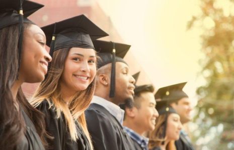 Ace News Today - College grads: Class of 2019 saw sharp increase in starting salaries