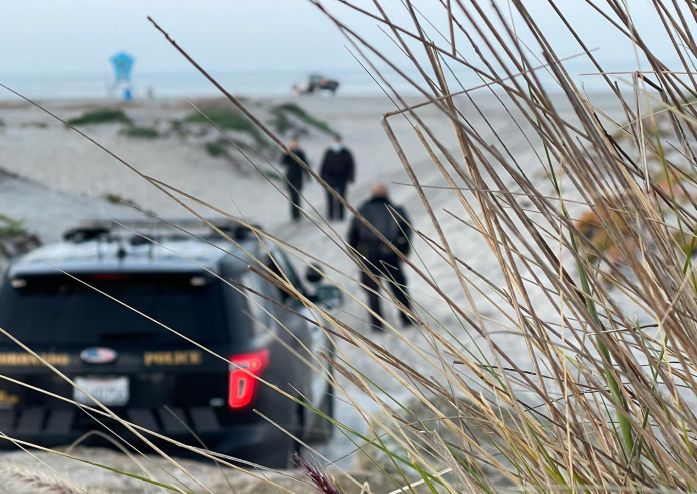 Ace News Today - Man savagely beats wife and tries to bury her alive in the sand on a California beach