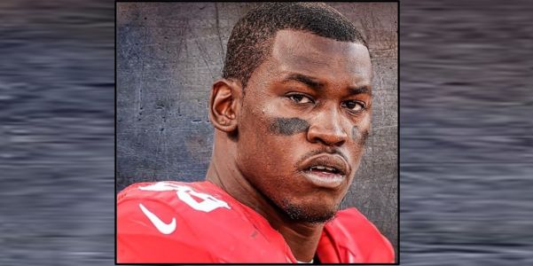 Arrest warrant issued for Seahawks defensive end Aldon Smith