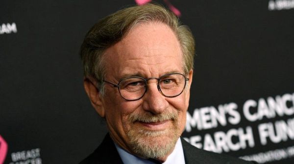Steven Spielberg pens movie deal with Netflix