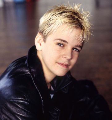 Ace News Today - Former teen pop star Aaron Carter found dead in his California home