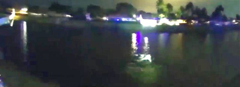 Ace News Today - Deputies race into dark, cold Florida canal to rescue woman from submerged car (Video)