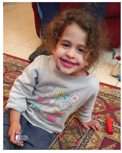 Ace News Today - First U.S. hostage, four-year-old Abigail Mor Edan, freed by Hamas in Israeli hostage / prisoner exchange