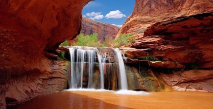 Trump slashes two Utah National Monuments by 90% each, reigniting environmental battle over public lands’ use and destroying sacred tribal sites
