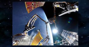 Spacecraft falls back to Earth after failed NASA rescue mission